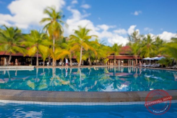 La piscine du Beachcomber Sainte Anne