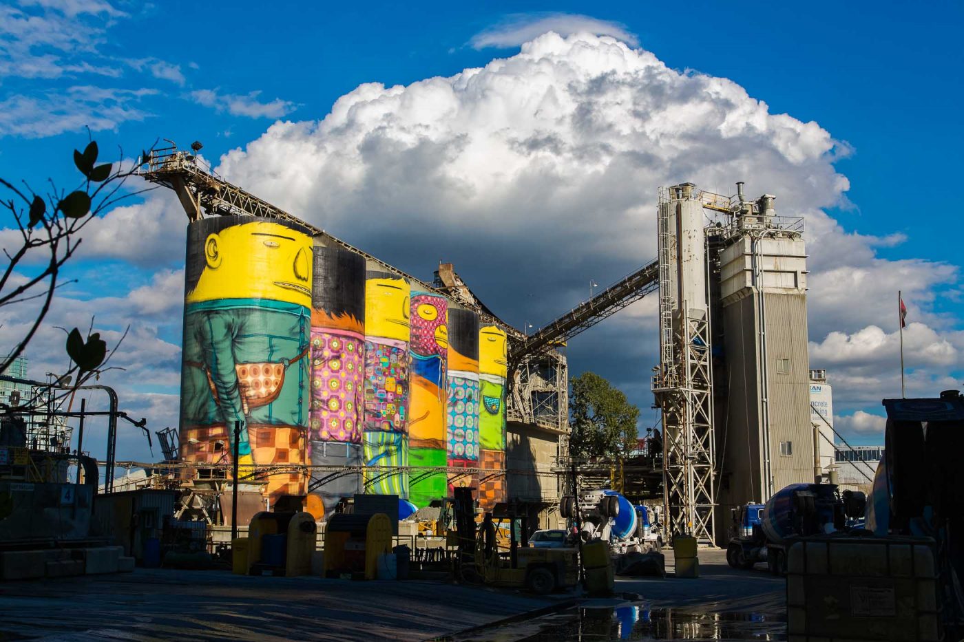 Osgemeos (silos peints)