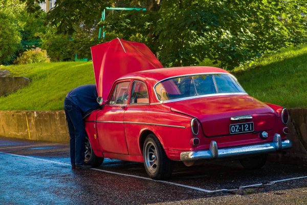 La Volvo rouge (P121)